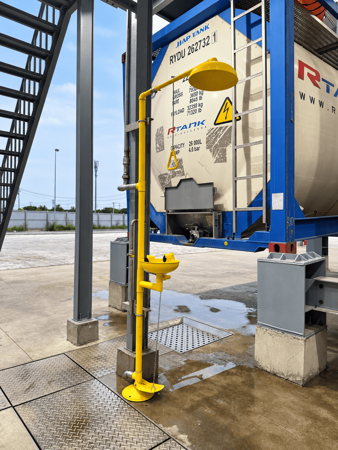Hệ thống thiết bị và năng lực xử lý
